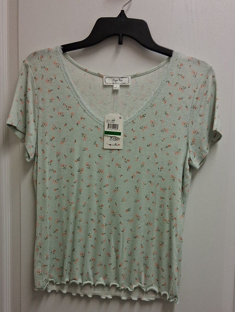 Hippie Rose Mint Green Short-Sleeve Ribbed V-Neck Tee with Peach Floral Print